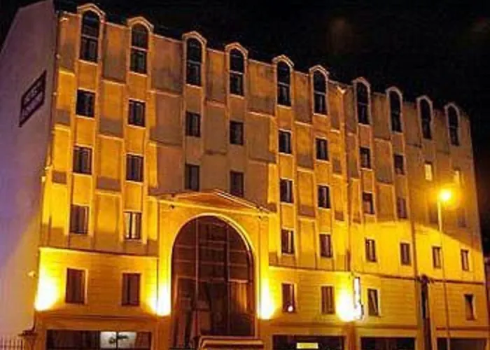 Marty - Tapestry Collection By Hilton