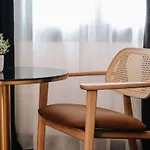 Marty - Tapestry Collection By Hilton Bordeaux