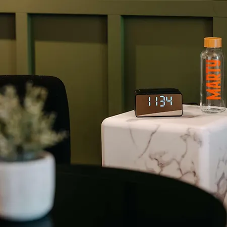 Marty - Tapestry Collection By Hilton