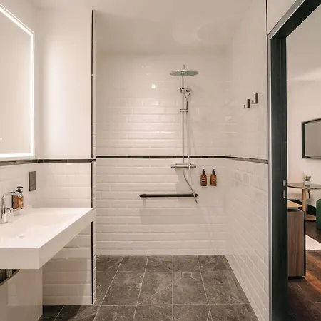 Marty - Tapestry Collection By Hilton Hotel Bordeaux