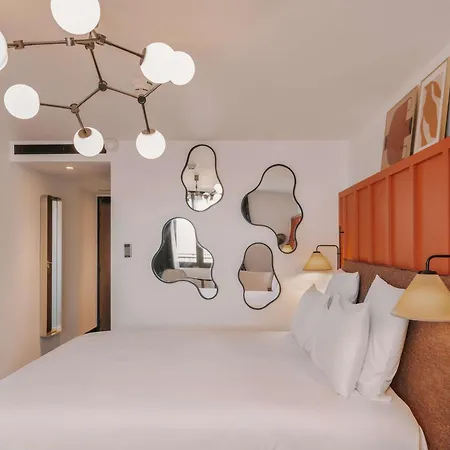 Marty Bordeaux, Tapestry Collection By Hilton Hotel 4*