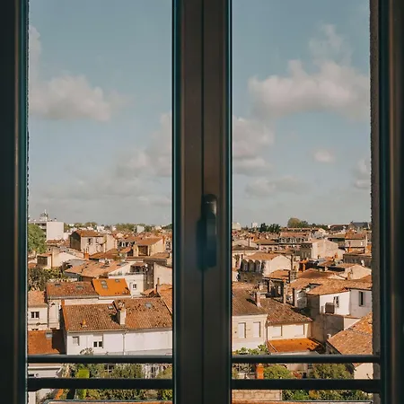Marty - Tapestry Collection By Hilton Bordeaux