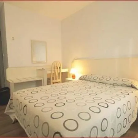 מלון Marty - Tapestry Collection By Hilton 4*