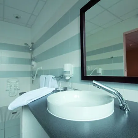 Marty - Tapestry Collection By Hilton בורדו