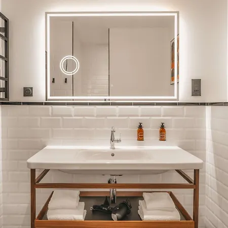 Marty - Tapestry Collection By Hilton 4* Bordeaux