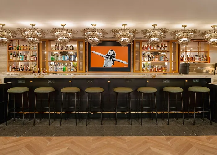 Marty - Tapestry Collection By Hilton