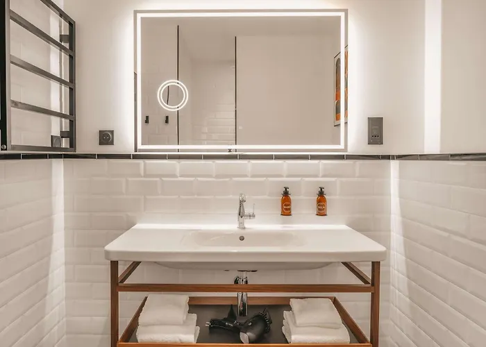 Marty - Tapestry Collection By Hilton 4* Bordeaux