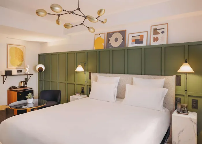 Marty - Tapestry Collection By Hilton